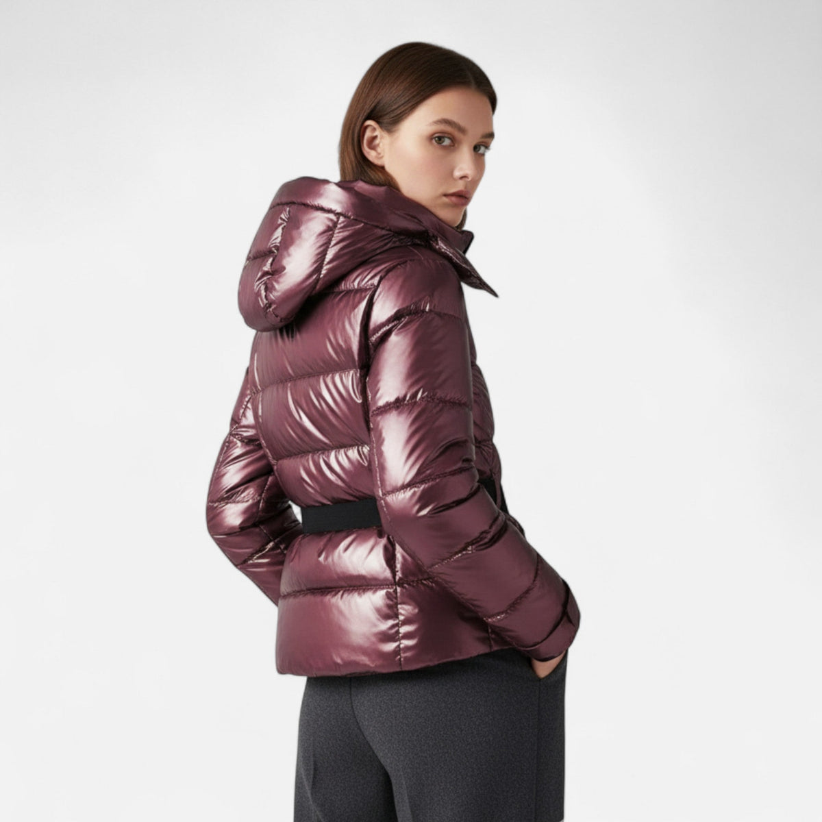 Chaqueta de esquí para mujer con cinturón y capucha