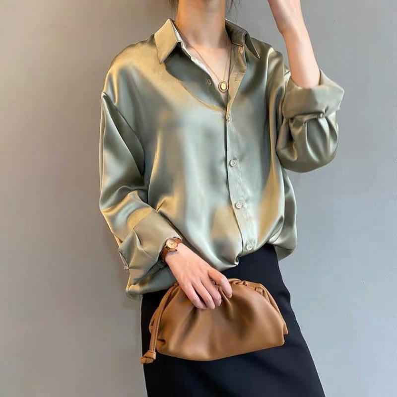 Blusa satinada para mujer