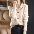 Cárdigan de punto suave para mujer con cuello redondo y botones en crema