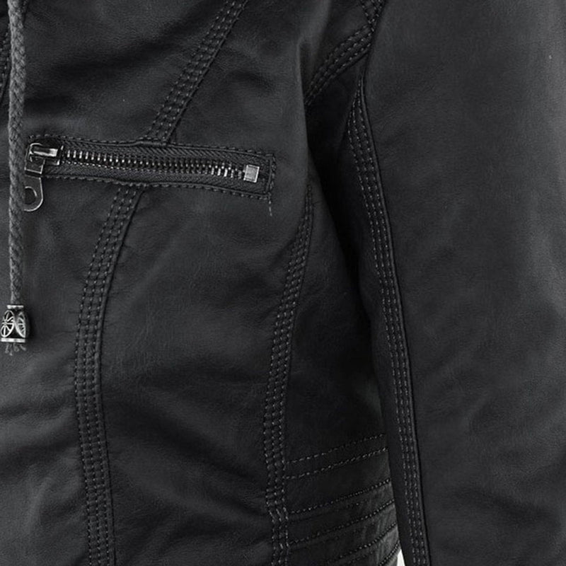 Chaqueta de efecto cuero con capucha para mujer en negro – detalle del bolsillo