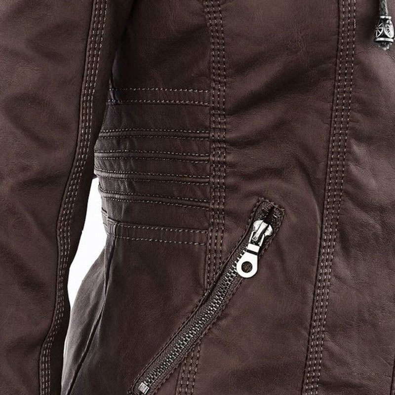 Chaqueta de efecto cuero con capucha para mujer en marrón oscuro – detalle de los pespuntes