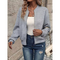 Chaqueta ligera con cremallera para mujer en gris – vista frontal