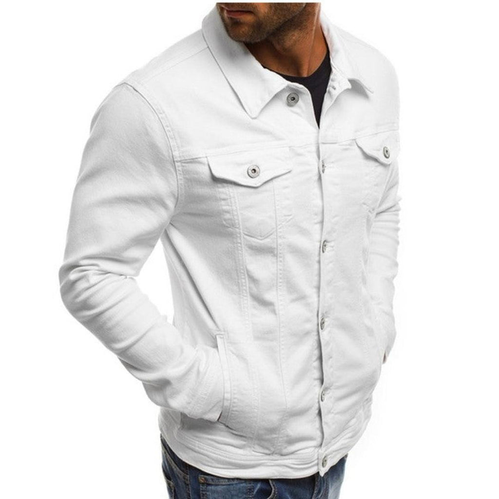 Chaqueta para hombre con cuello de camisa y bolsillos en el pecho en blanco, vista lateral
