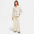 Chaqueta corta para mujer con doble botonadura en beige