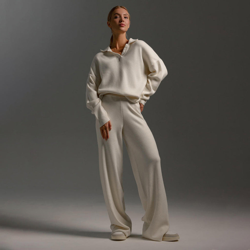 Conjunto de punto para mujer en blanco roto, look completo con pantalón ancho