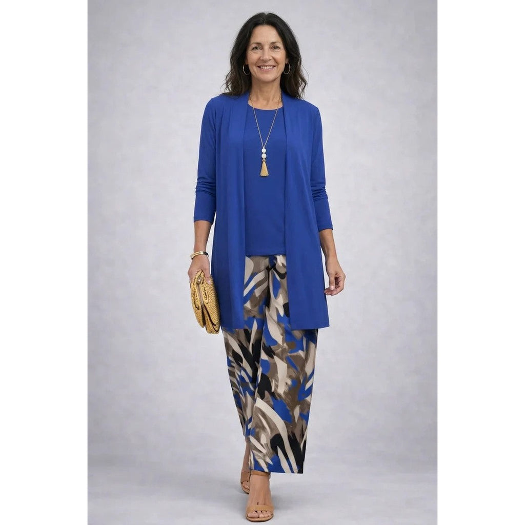 Conjunto de tres piezas para mujer con cárdigan estampado, top liso y pantalón en azul