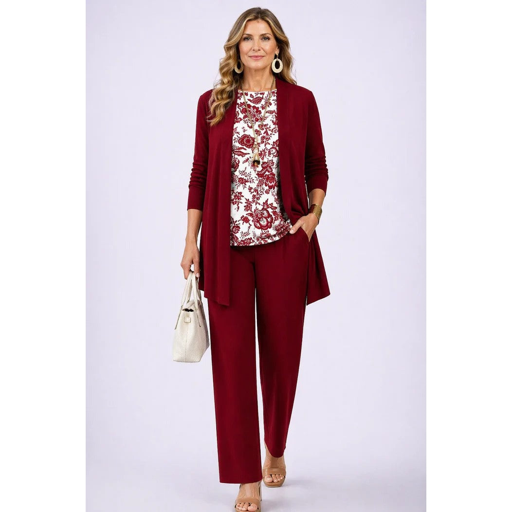 Conjunto de tres piezas para mujer con cárdigan estampado, top liso y pantalón en burdeos