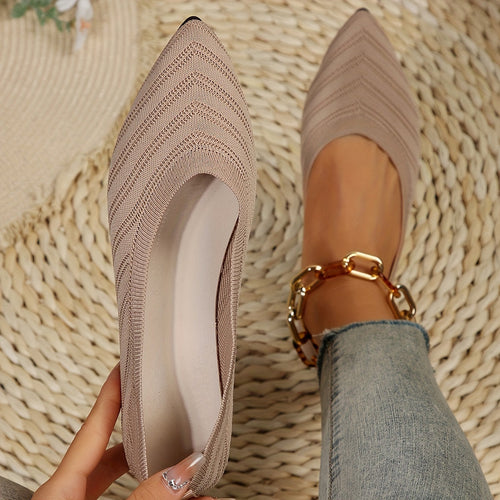 Bailarinas para mujer de punta fina con textura acanalada en beige