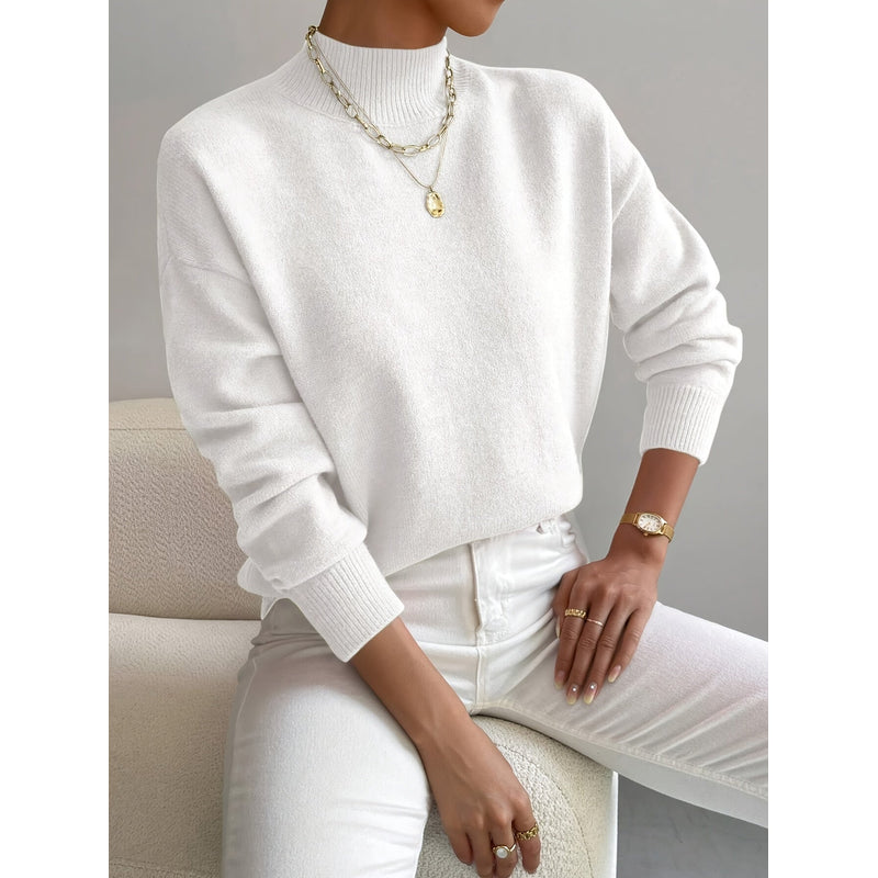Jersey de punto liso con cuello alto para mujer en blanco – vista frontal