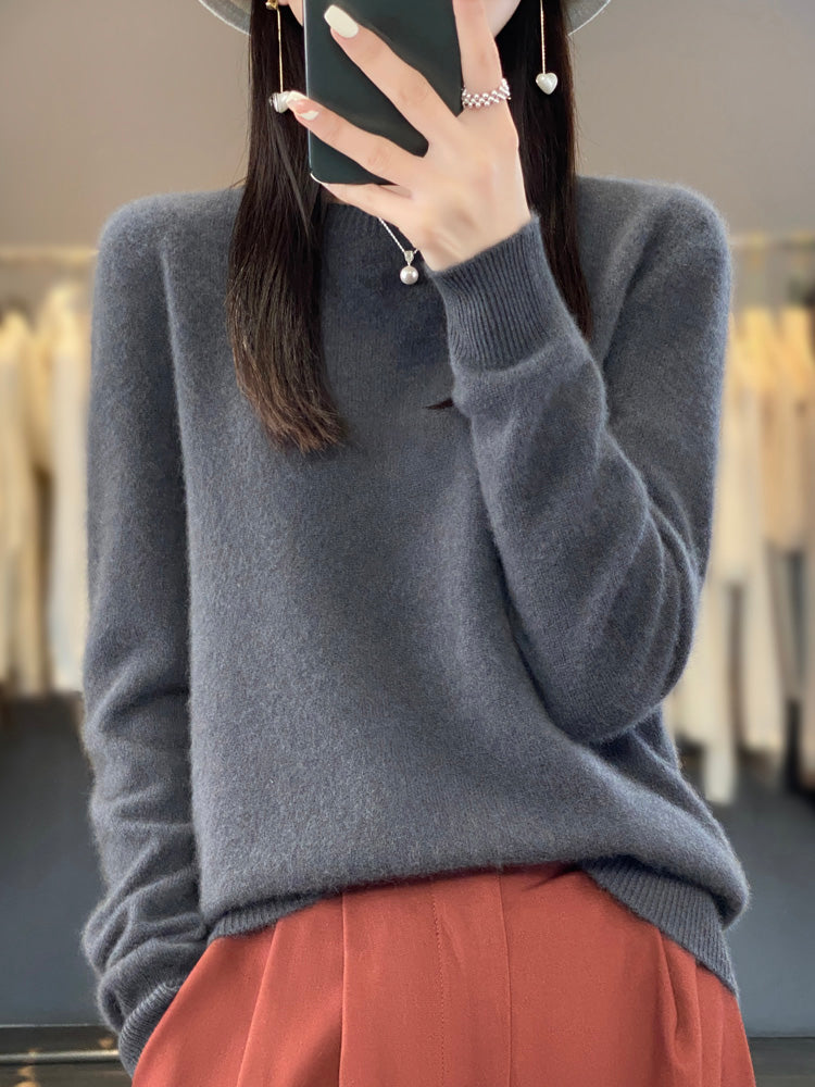 Jersey de punto liso para mujer con cuello redondo en color gris oscuro