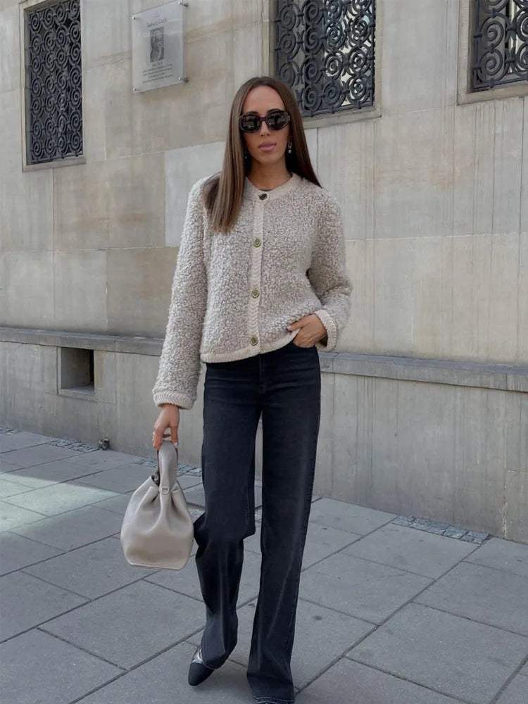 Sobrecamisa corta para mujer de tejido rizado con botones