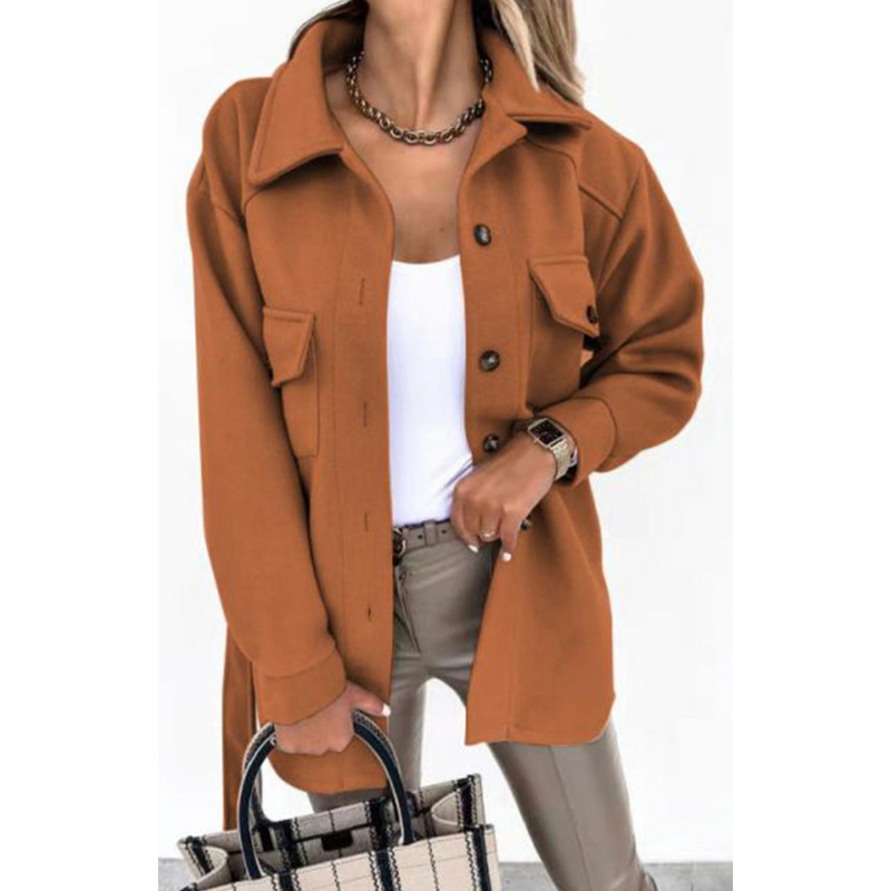Sobrecamisa con bolsillos para mujer en marrón – vista frontal