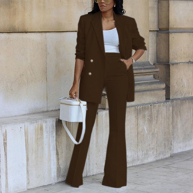 Traje marrón oscuro de blazer largo y pantalón acampanado para mujer