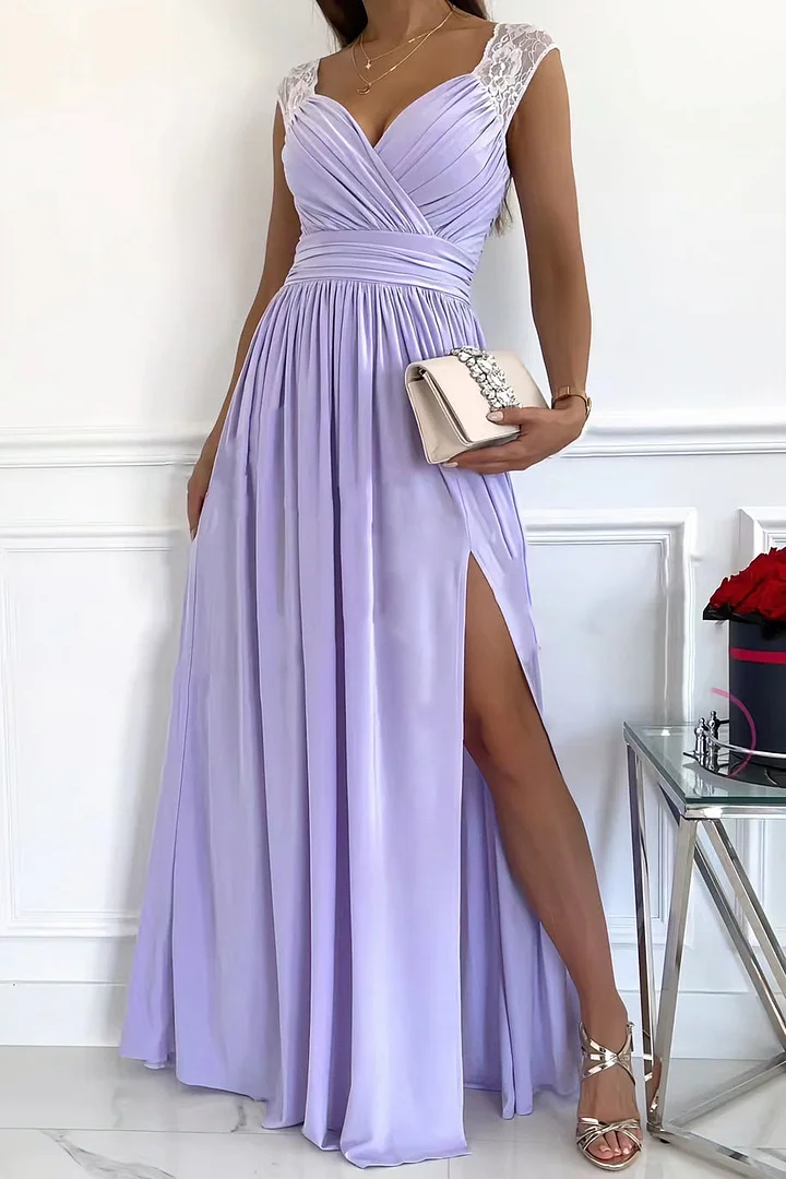 Vestido largo para mujer con detalles de encaje y abertura lateral en lavanda