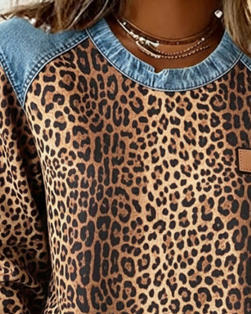 Sudadera para mujer con estampado de leopardo y detalles vaqueros